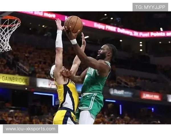 凯尔特人双锋线爆发，布朗与塔图姆联手轰炸步行者